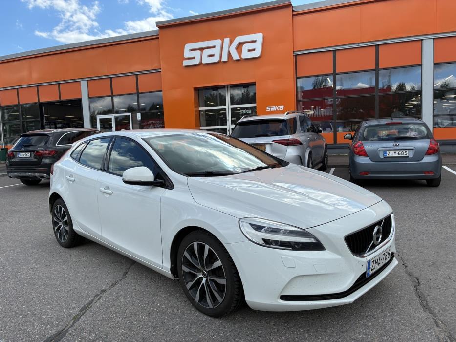 VOLVO V40 2019