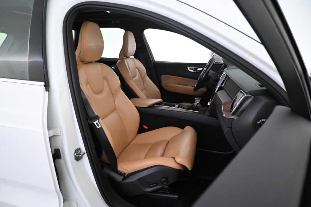 VOLVO XC60 2019