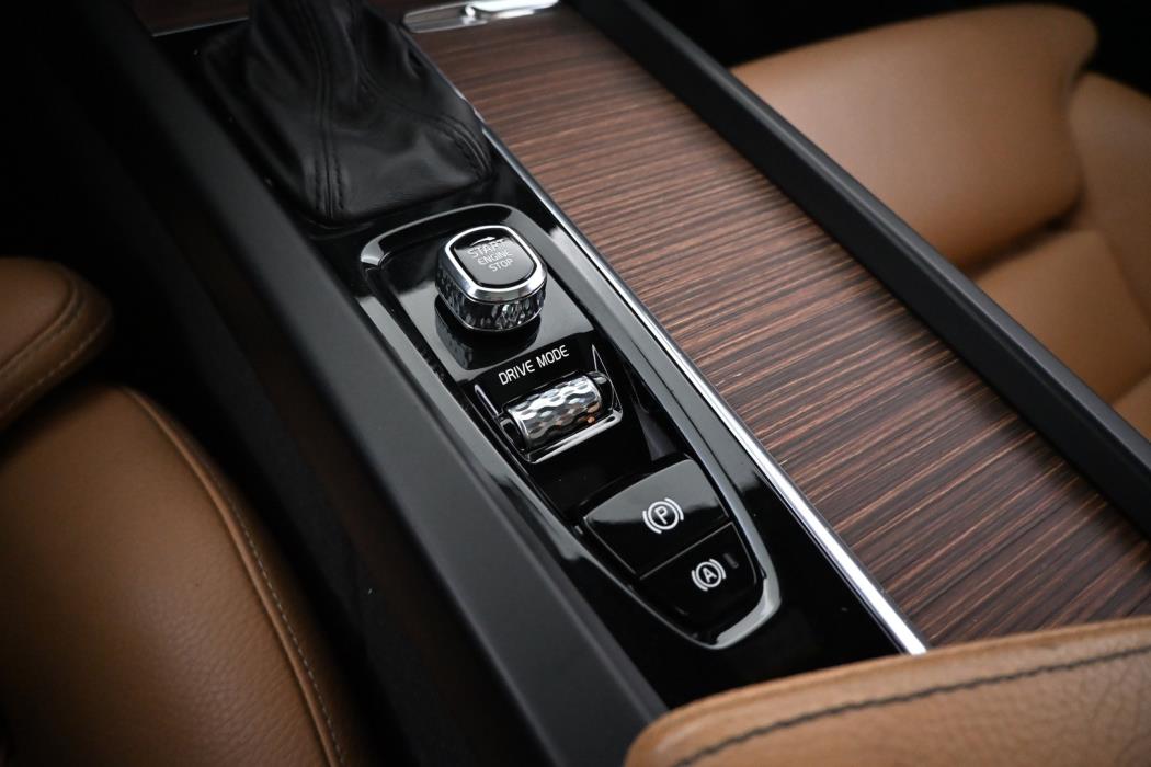 VOLVO XC60 2019