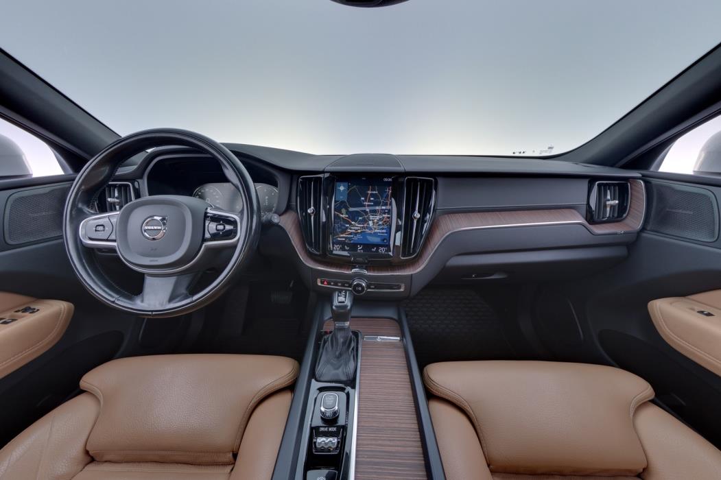 VOLVO XC60 2019