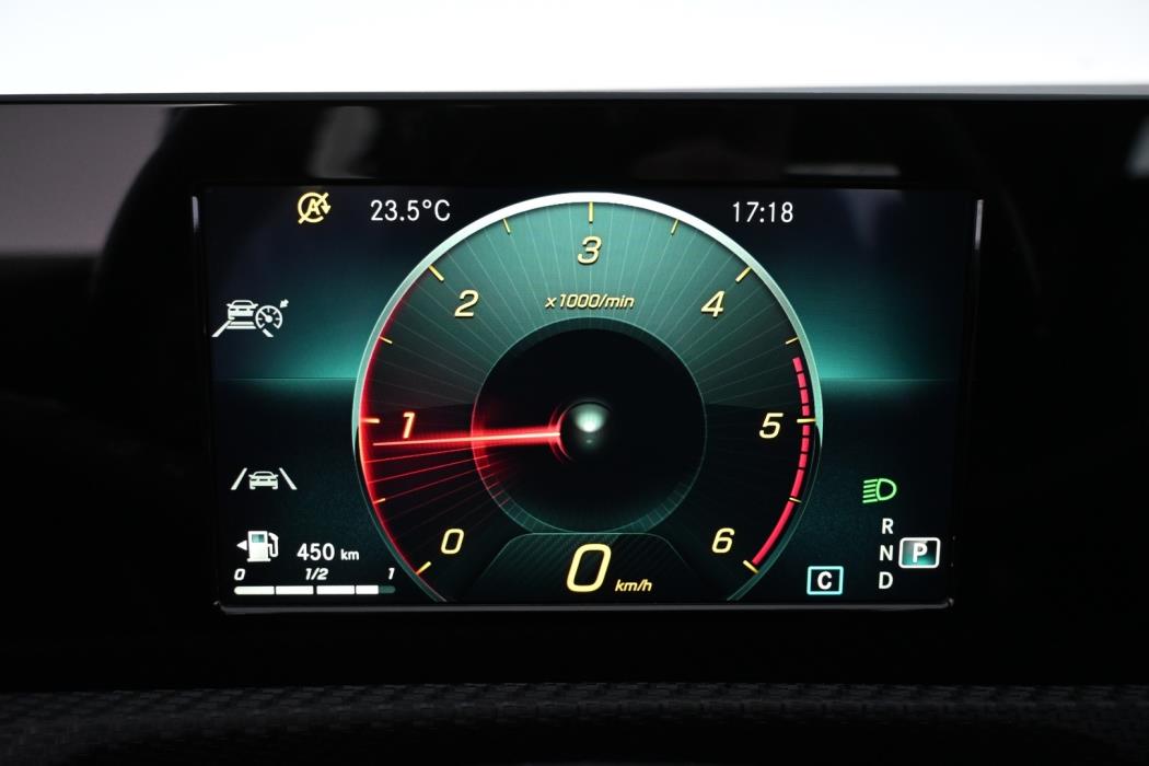 MERCEDES-BENZ A 2019