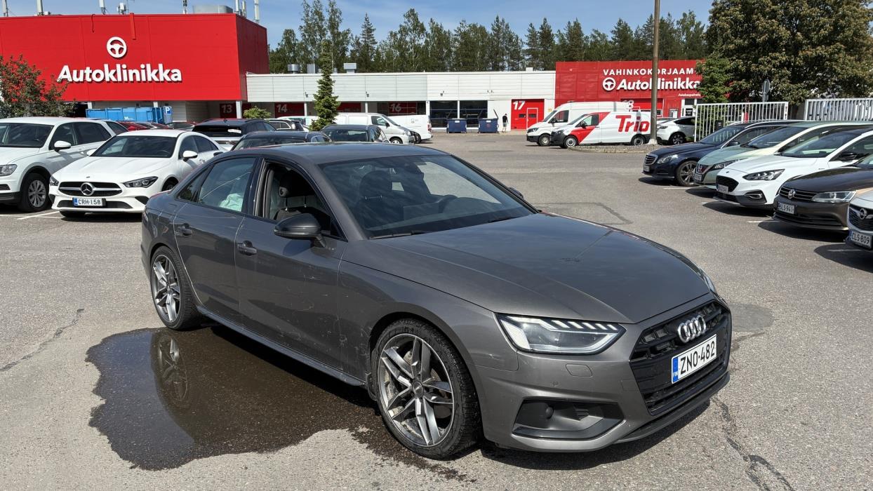 AUDI A4 2021