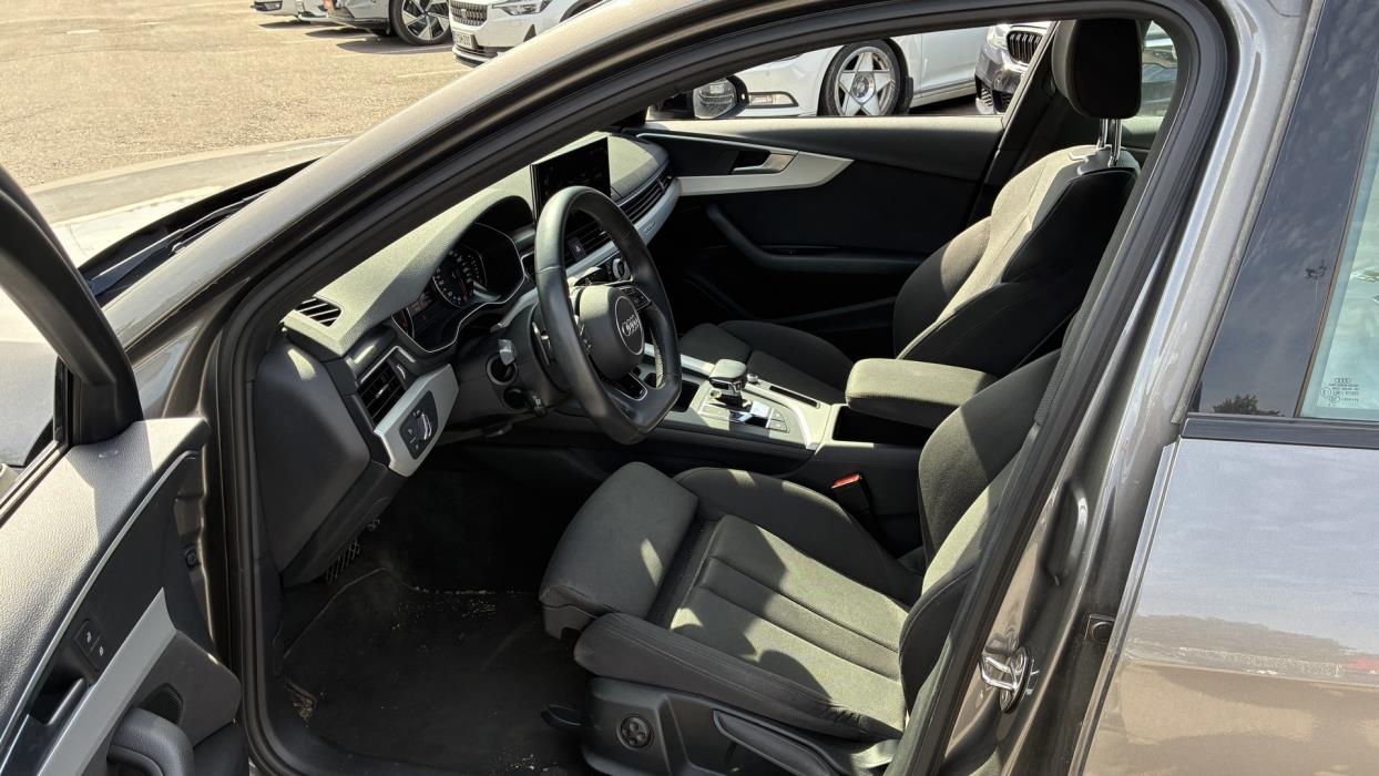 AUDI A4 2021
