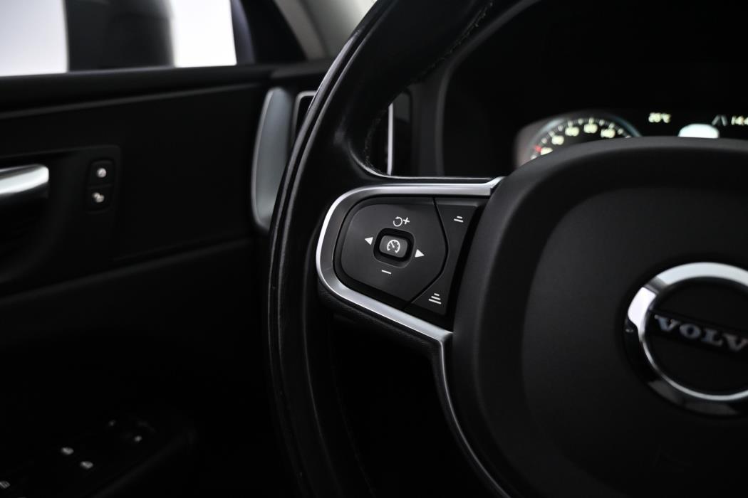 VOLVO XC60 2018