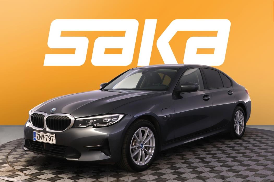 BMW 330 2022