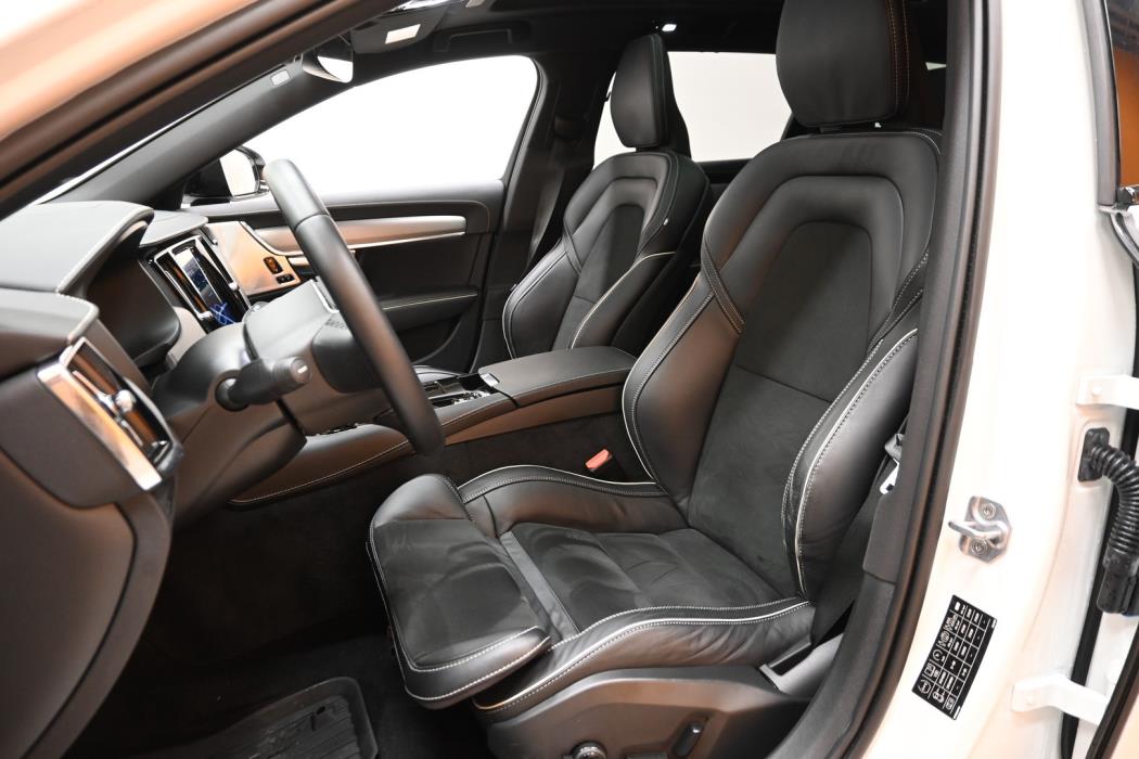 VOLVO V90 2022