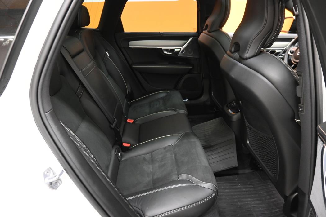 VOLVO V90 2022