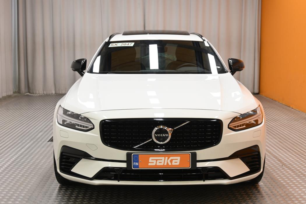 VOLVO V90 2022
