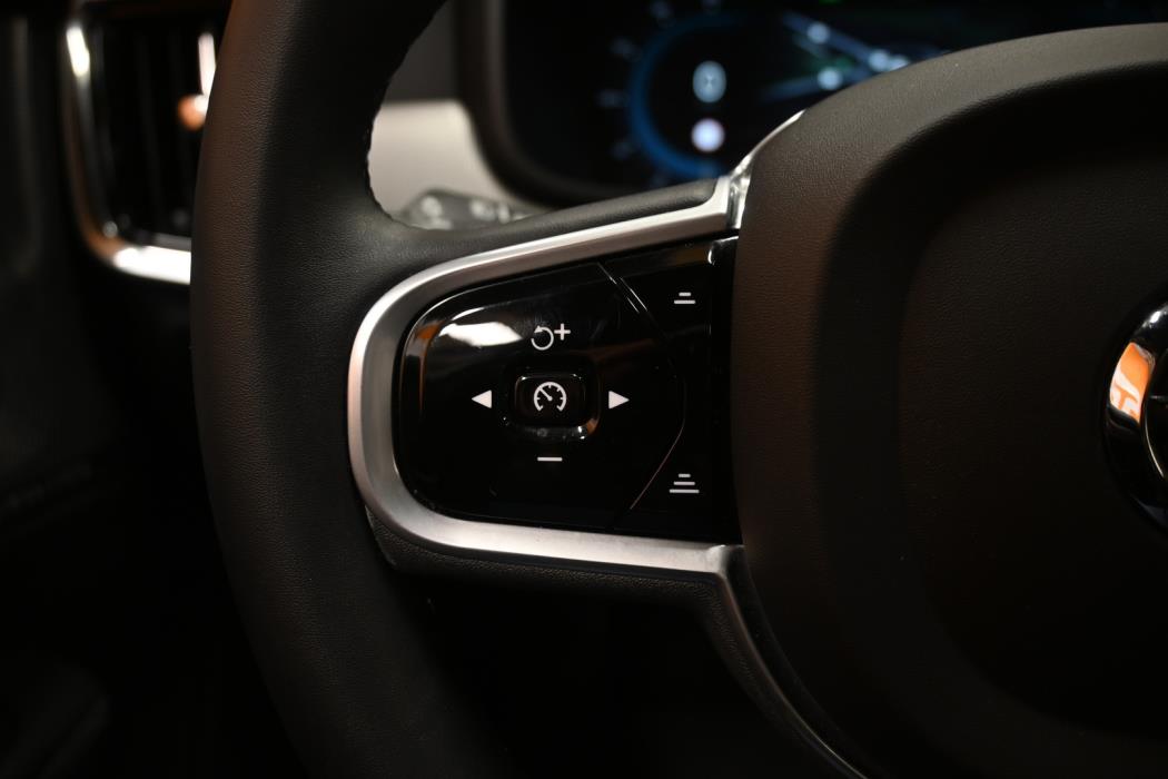 VOLVO V90 2022