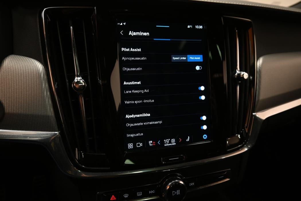 VOLVO V90 2022