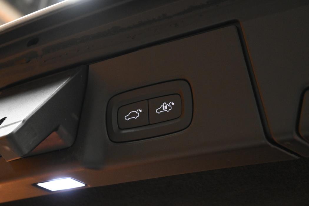 VOLVO V90 2022