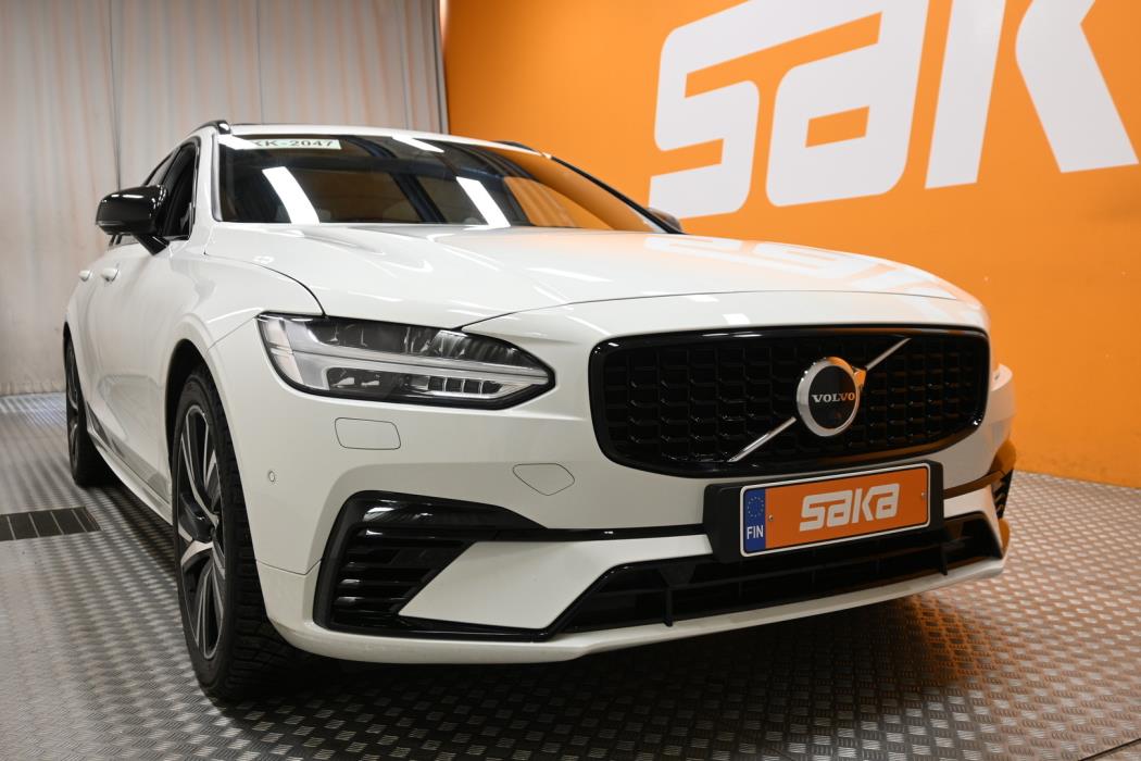 VOLVO V90 2022