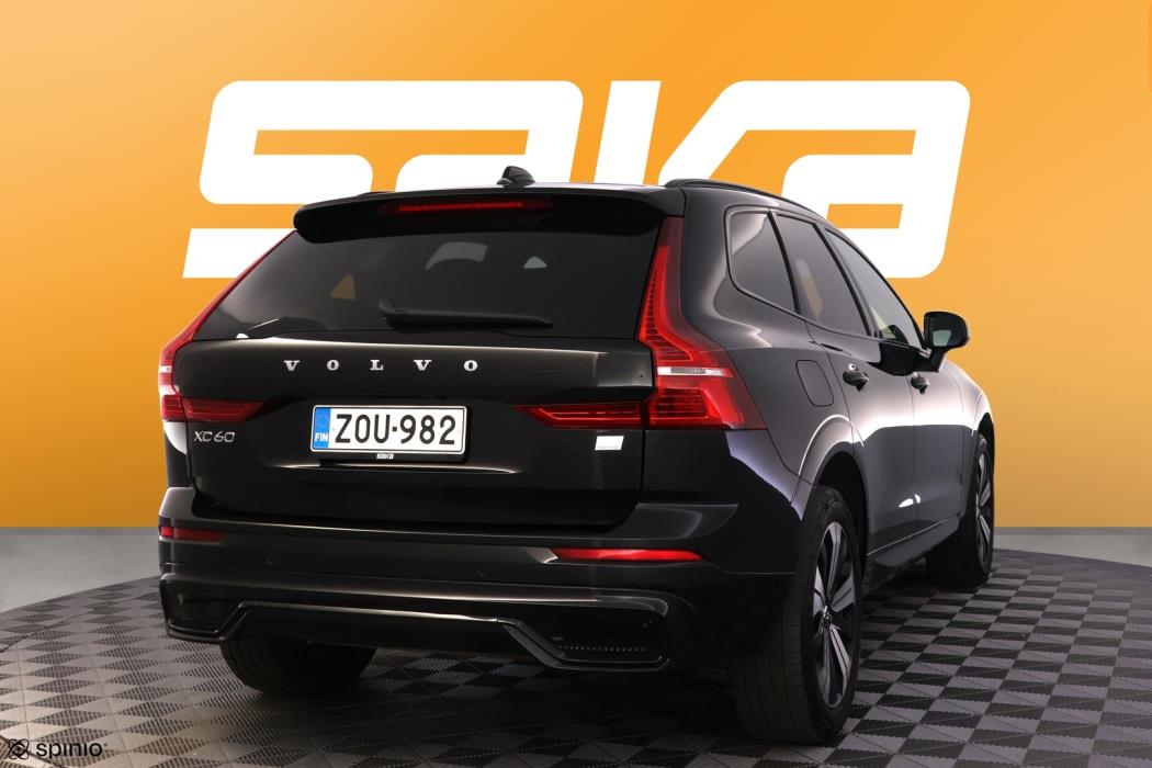 VOLVO XC60 2023