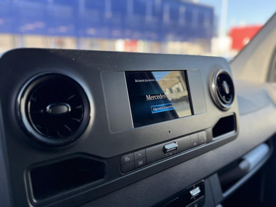 MERCEDES-BENZ Sprinter 2023