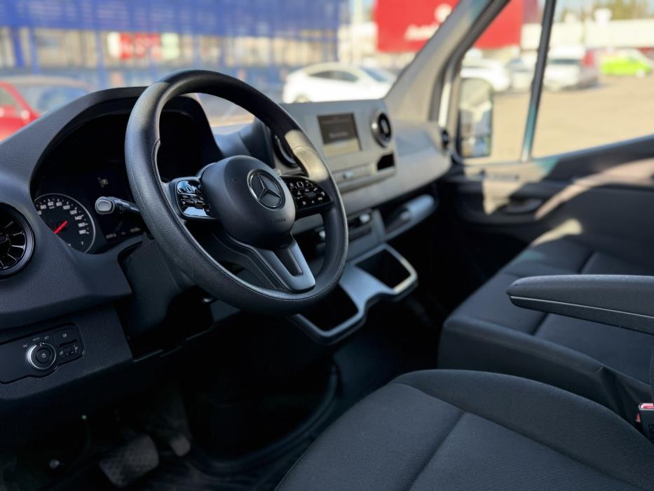 MERCEDES-BENZ Sprinter 2023