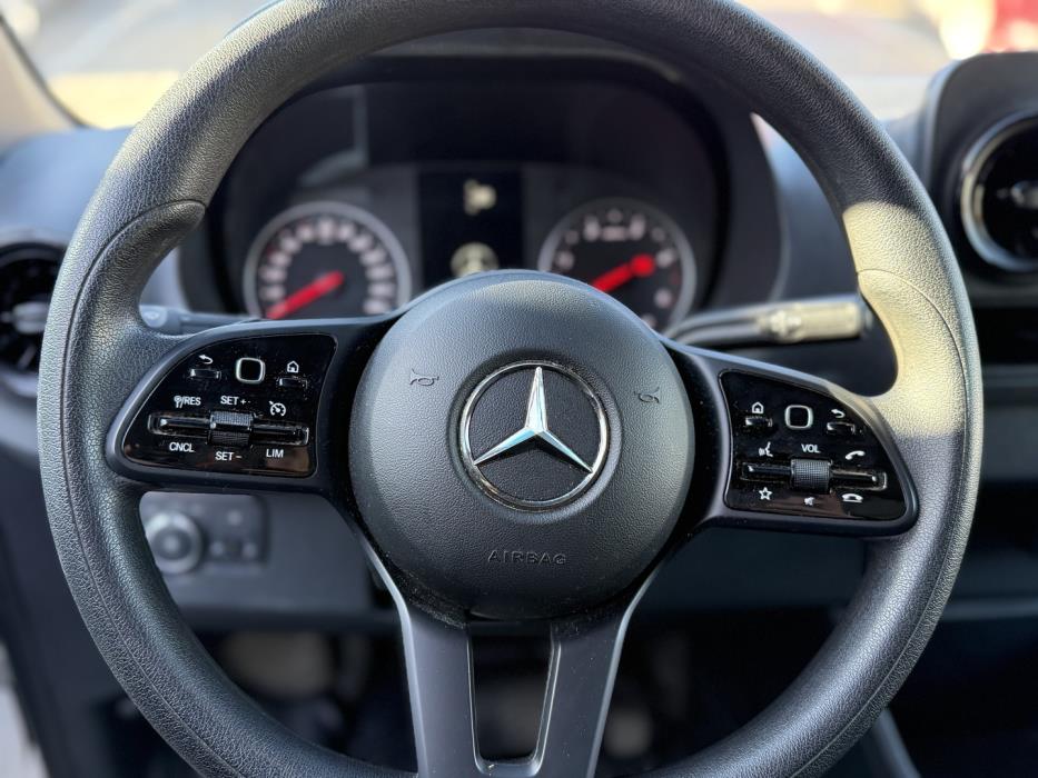 MERCEDES-BENZ Sprinter 2023