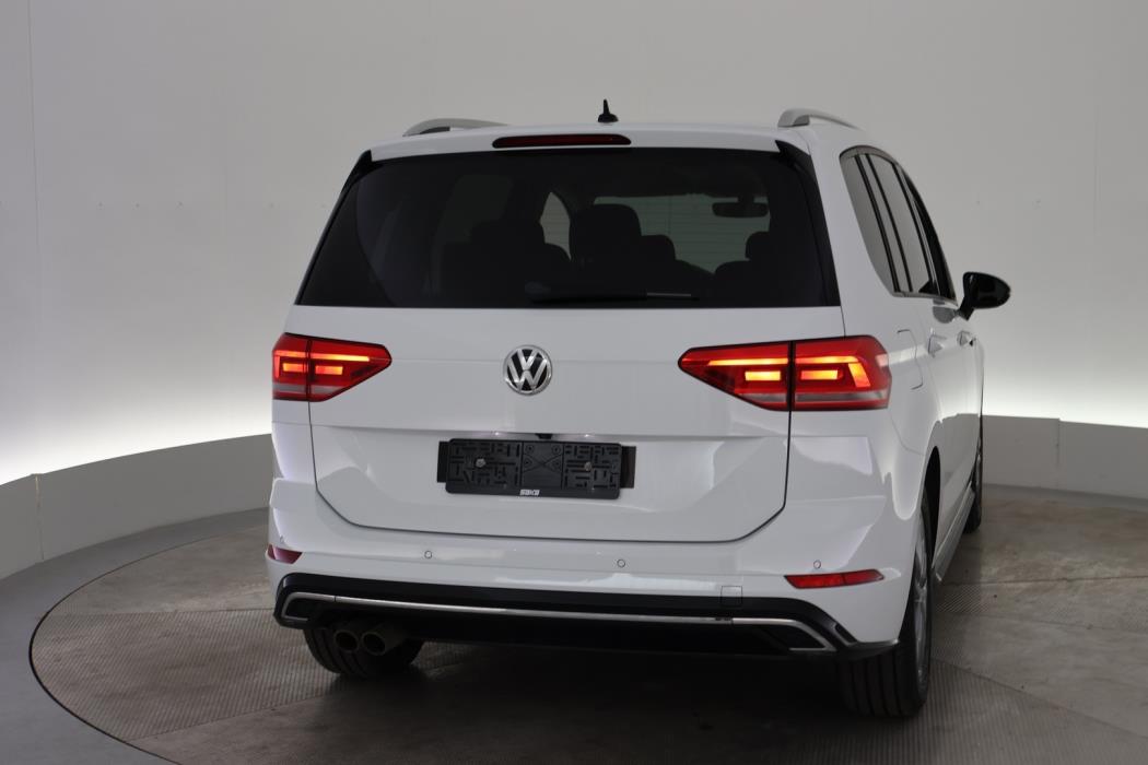 VOLKSWAGEN Touran 2017