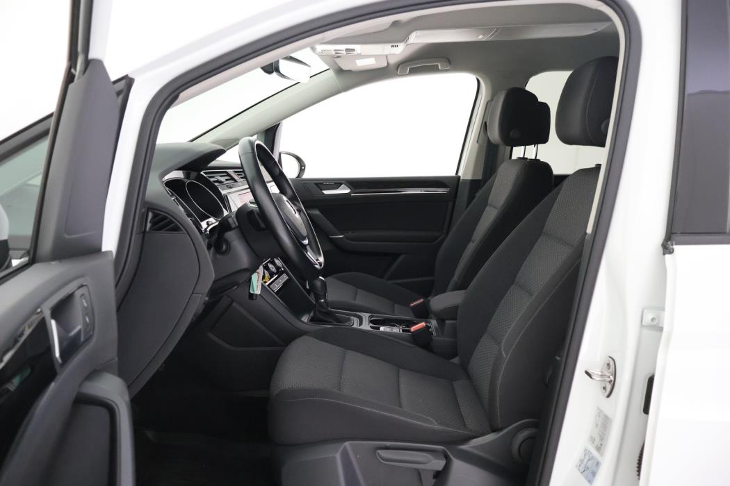 VOLKSWAGEN Touran 2017