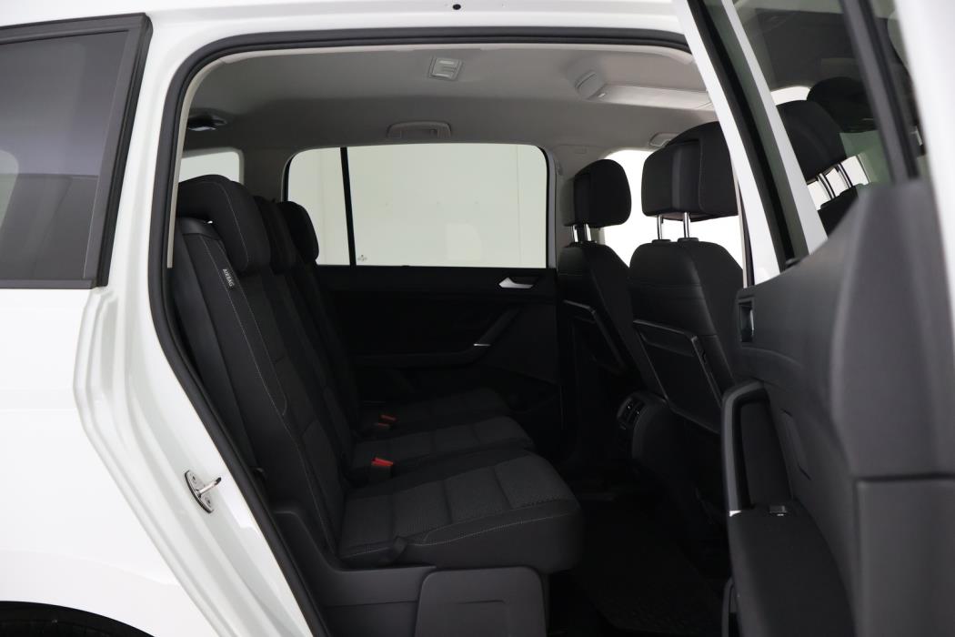 VOLKSWAGEN Touran 2017