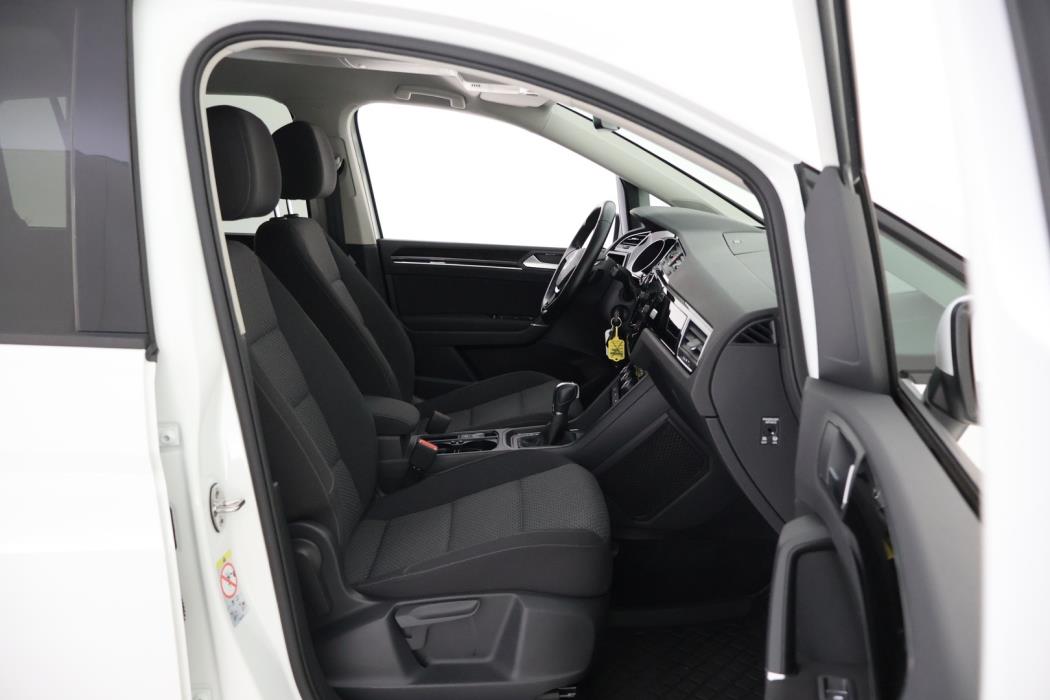 VOLKSWAGEN Touran 2017