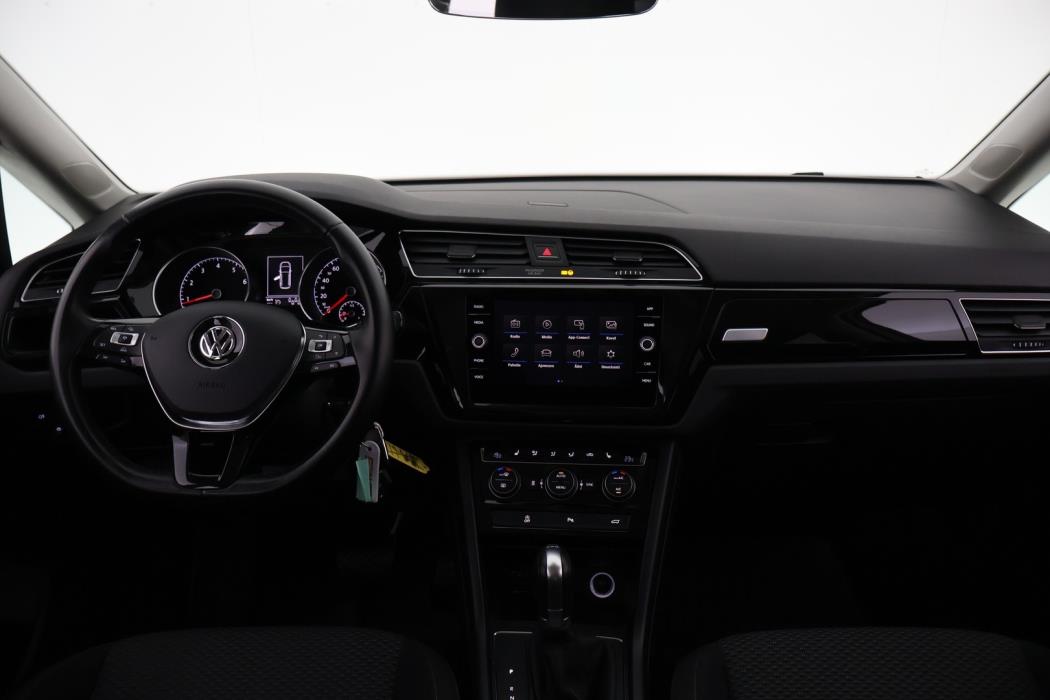 VOLKSWAGEN Touran 2017