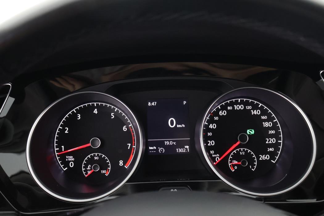 VOLKSWAGEN Touran 2017