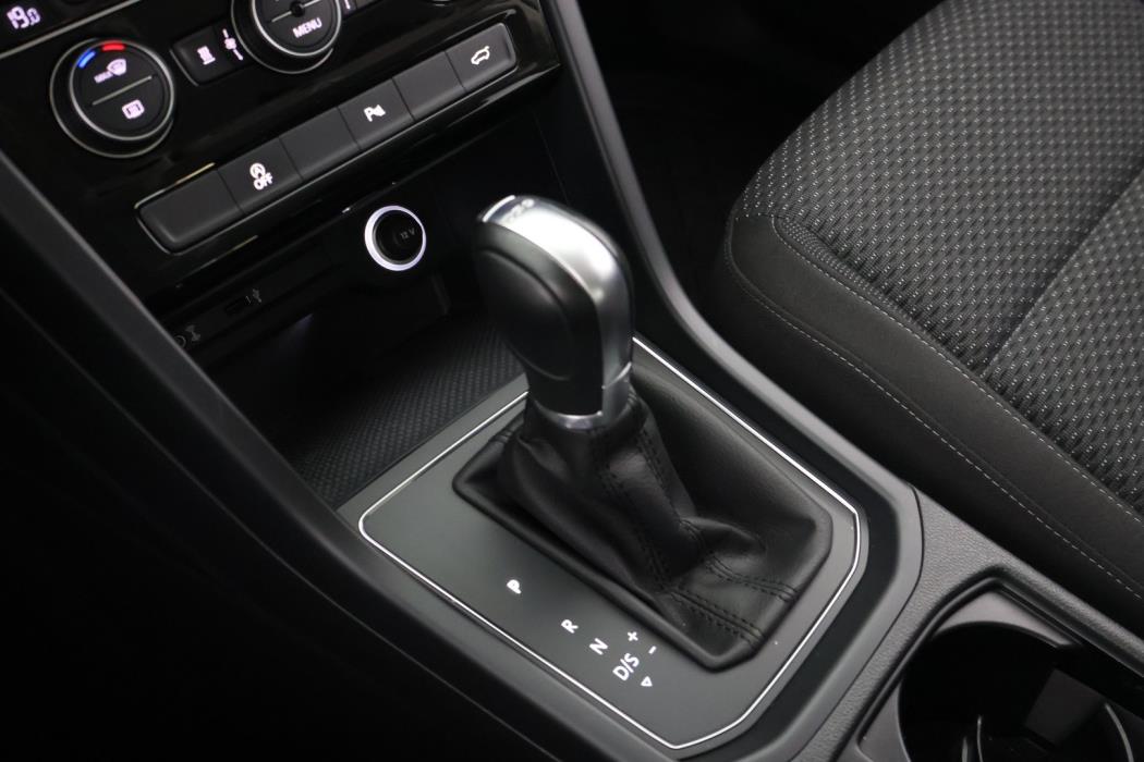 VOLKSWAGEN Touran 2017