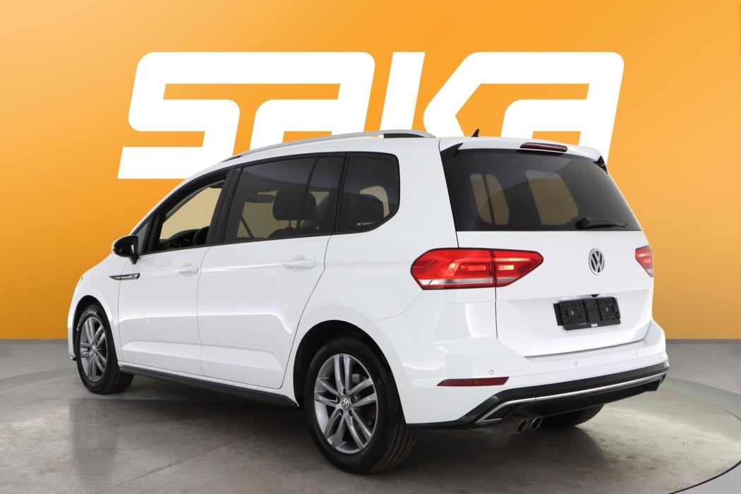 VOLKSWAGEN Touran 2017