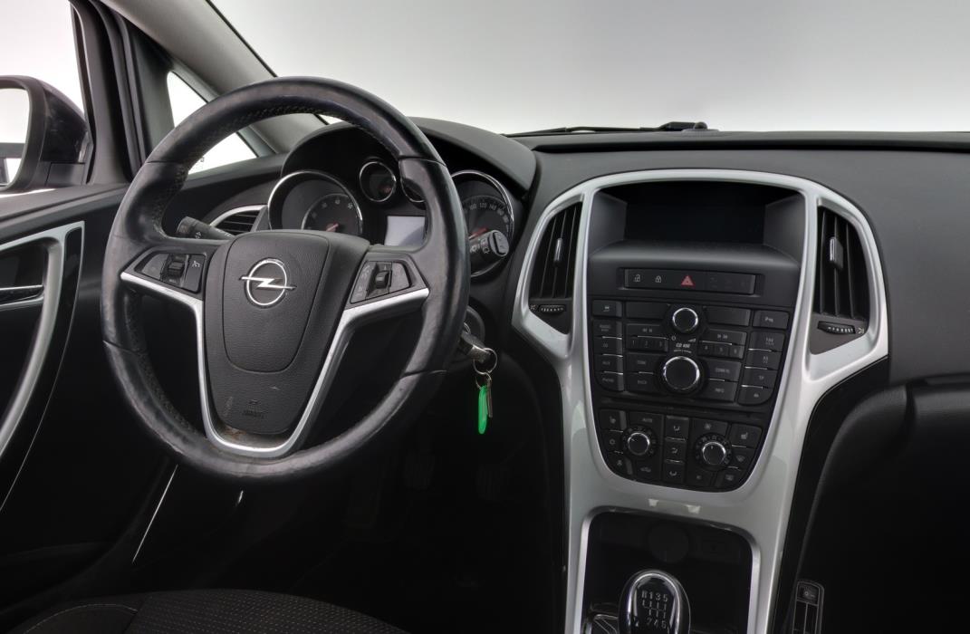OPEL Astra 2011