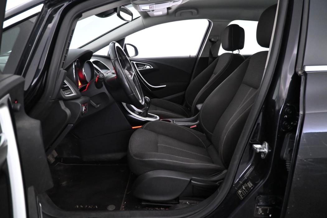 OPEL Astra 2011
