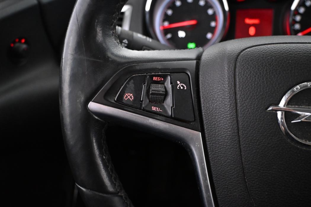 OPEL Astra 2011