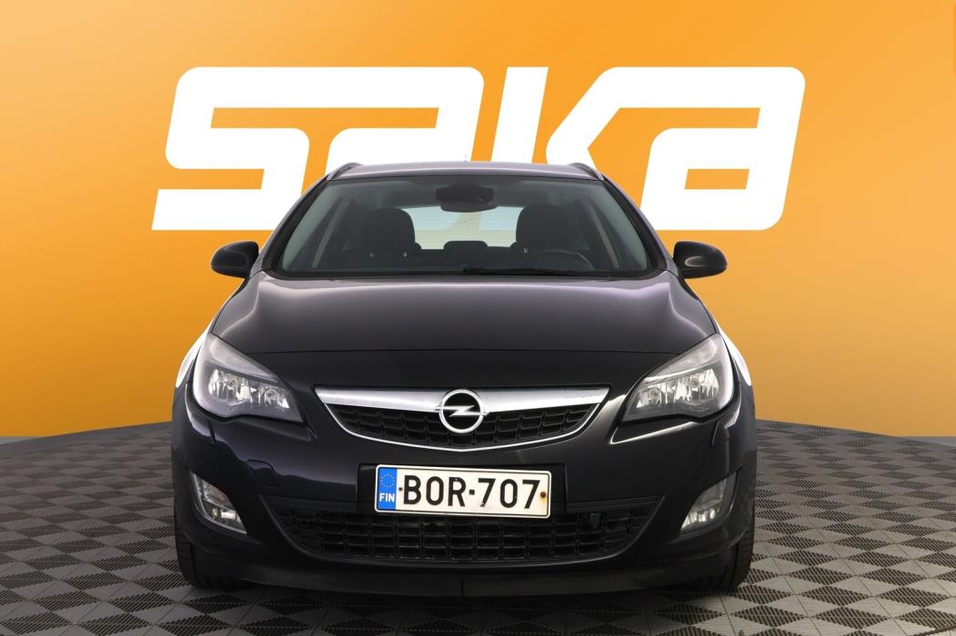 OPEL Astra 2011