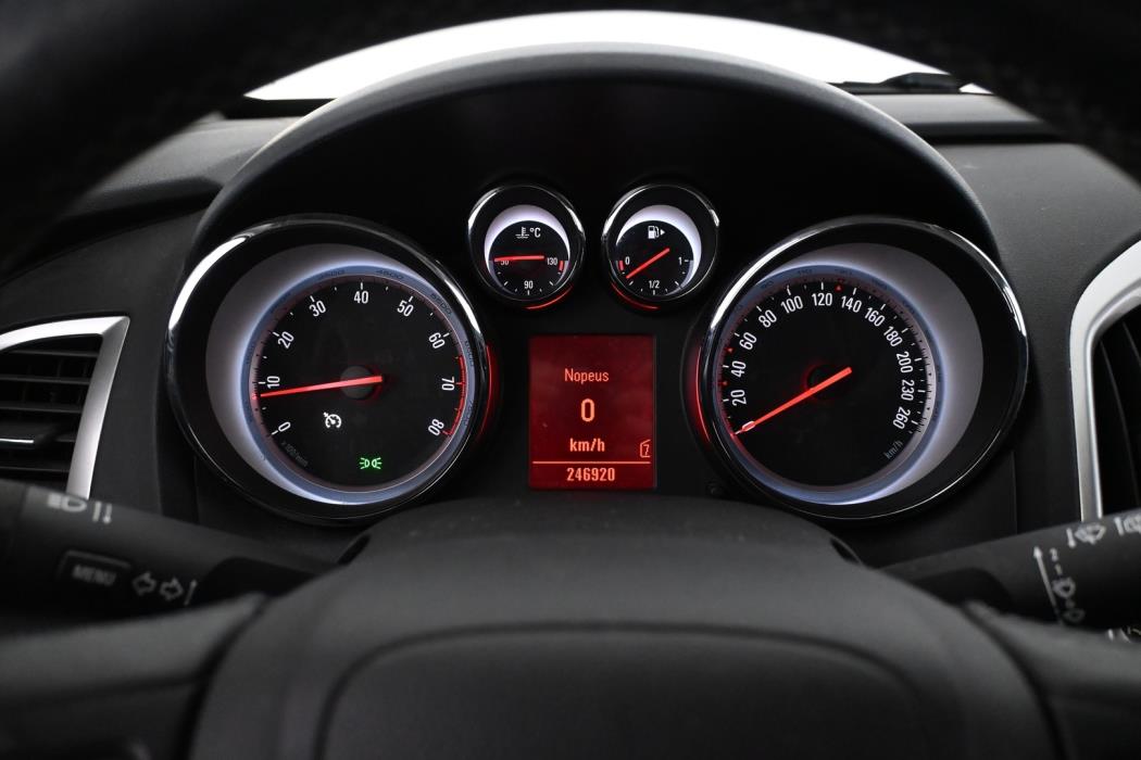 OPEL Astra 2011