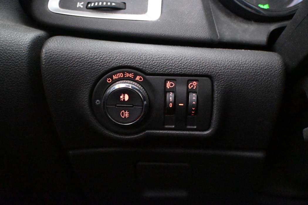 OPEL Astra 2011