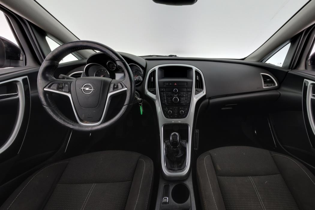OPEL Astra 2011