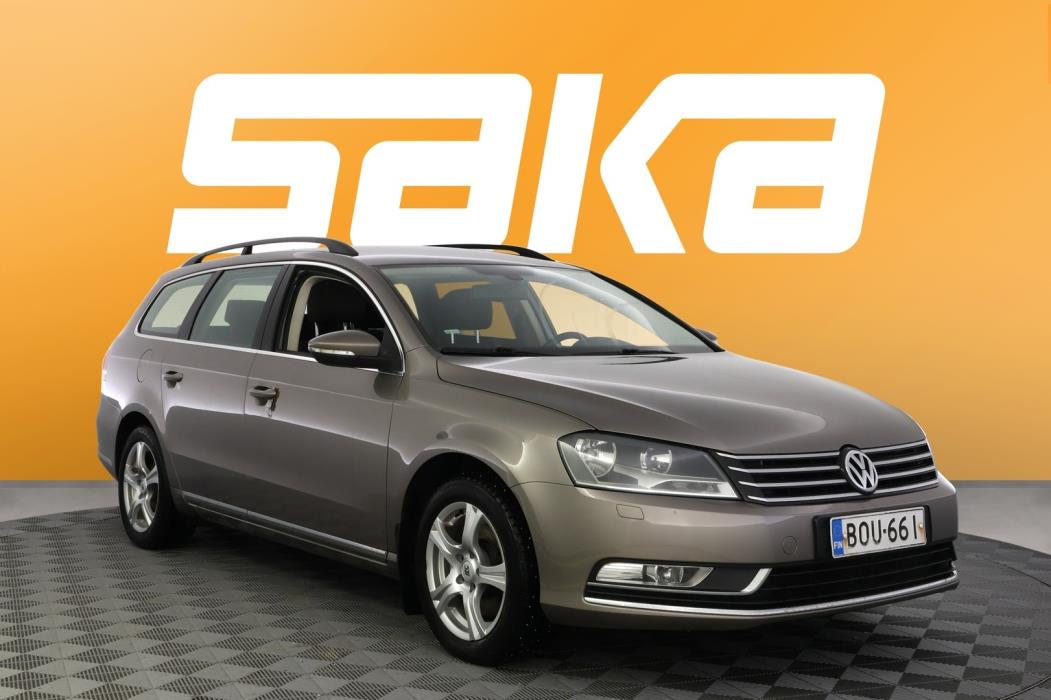 VOLKSWAGEN Passat 2011