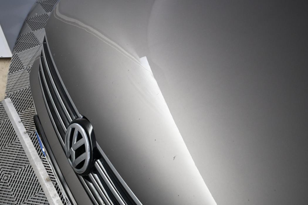 VOLKSWAGEN Passat 2011