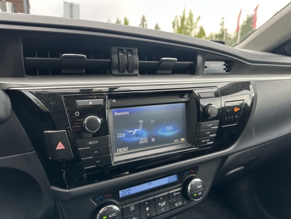 TOYOTA Corolla 2015