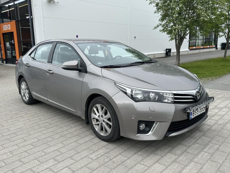 TOYOTA Corolla 2015