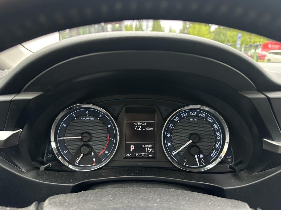 TOYOTA Corolla 2015