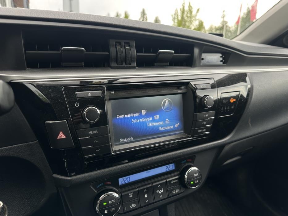 TOYOTA Corolla 2015
