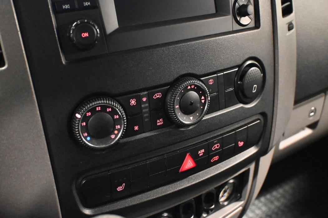 VOLKSWAGEN Crafter 2015