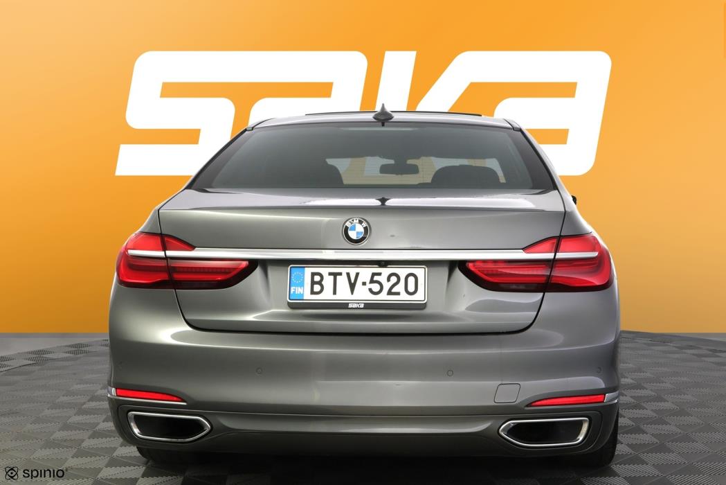 BMW 740 2017