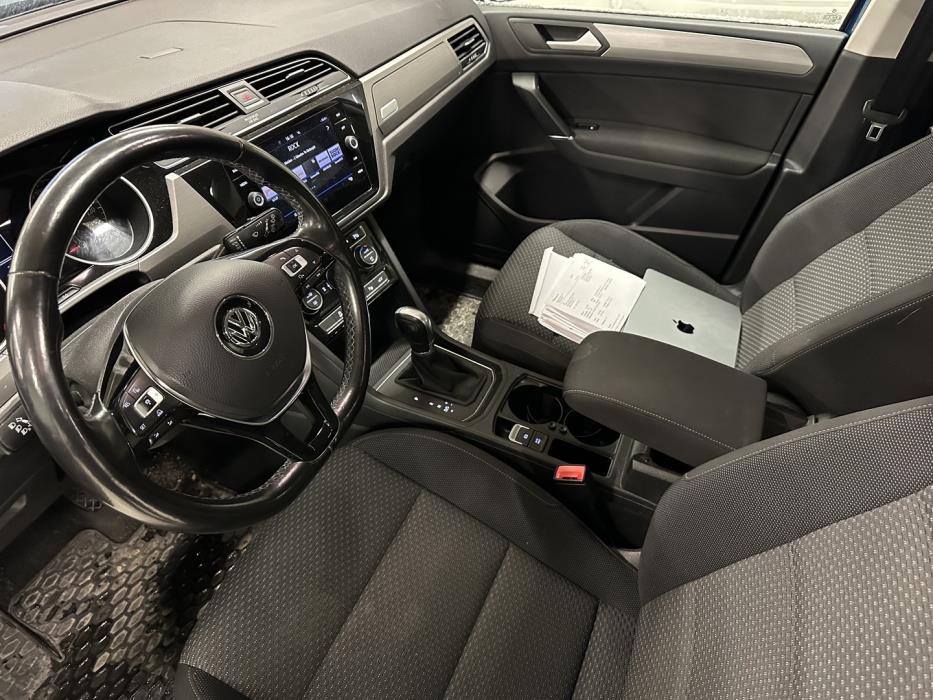 VOLKSWAGEN Touran 2018