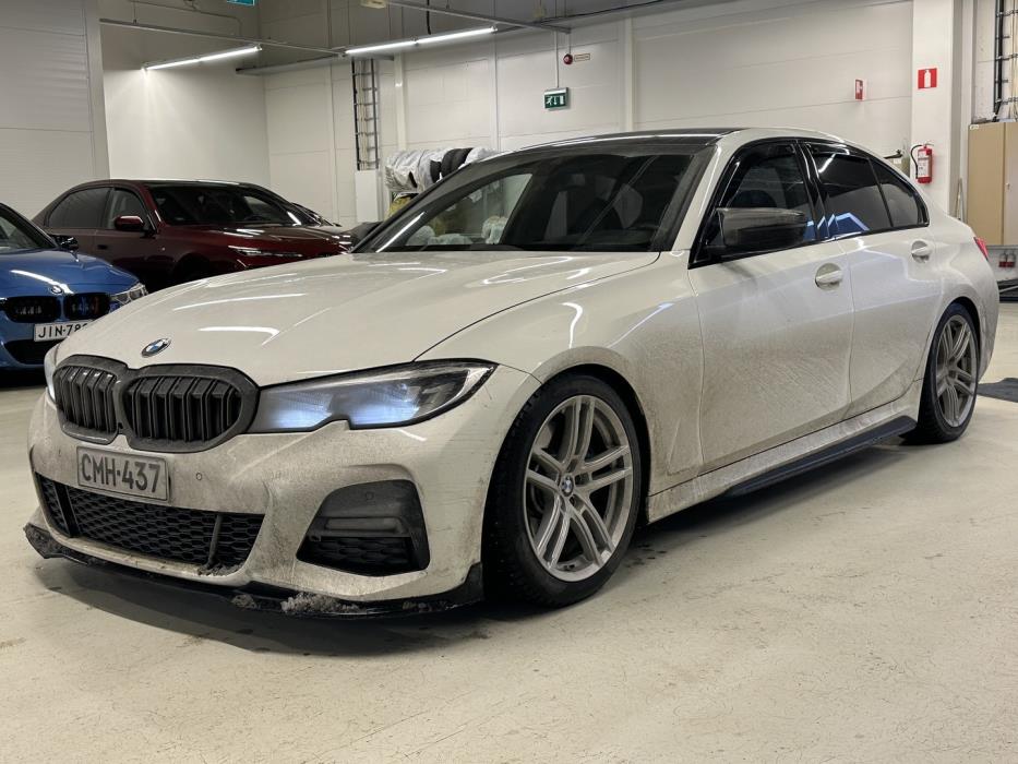 BMW 330 2019