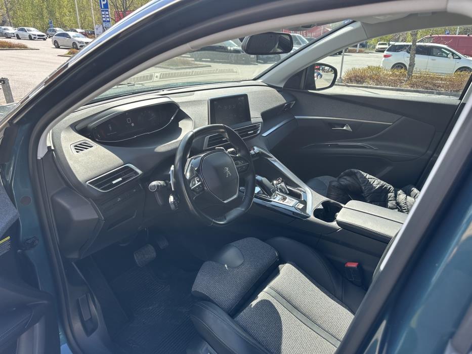PEUGEOT 5008 2019