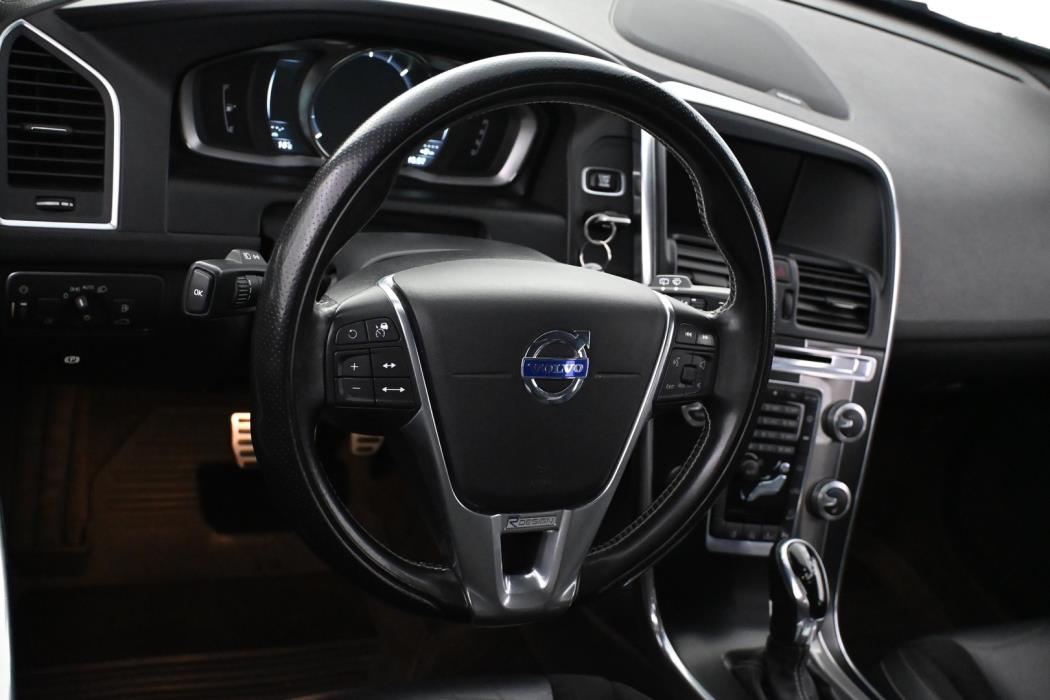 VOLVO XC60 2016