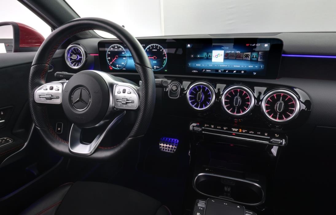 MERCEDES-BENZ A 2022