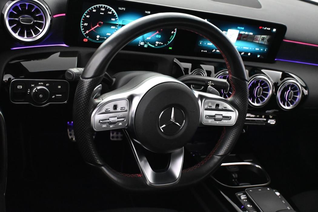 MERCEDES-BENZ A 2022