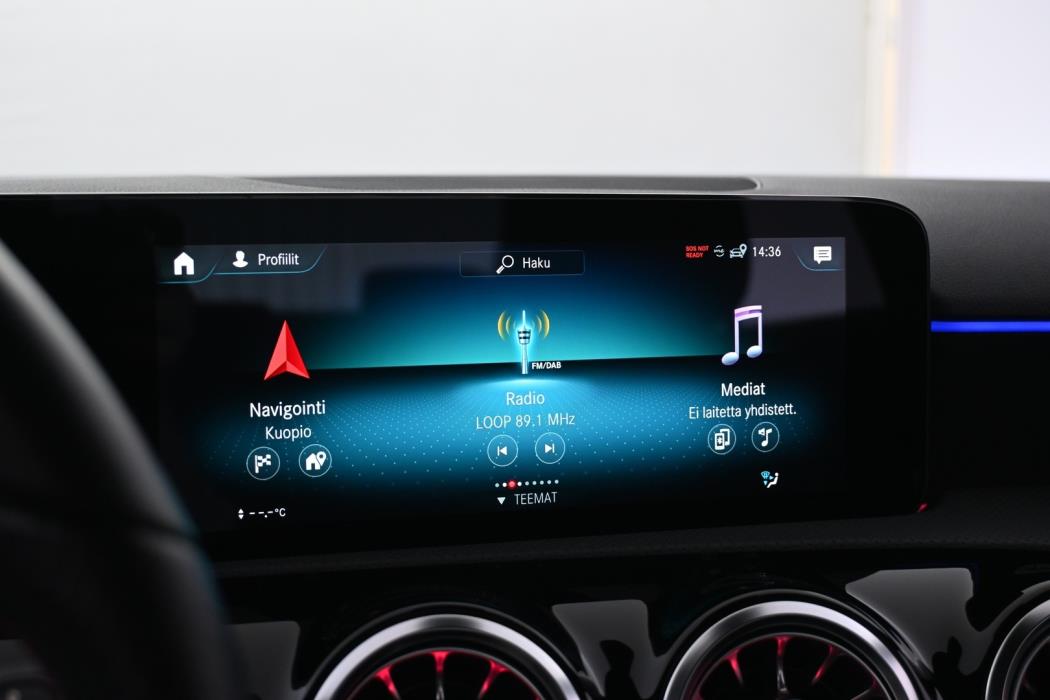 MERCEDES-BENZ A 2022